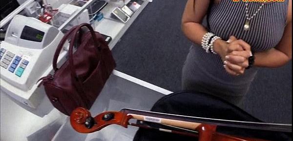 Babe pawns her instrument and pounded to earn extra money